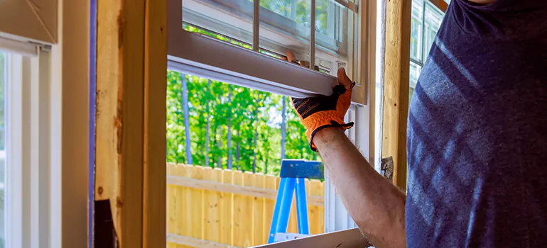 >Bay Window Curtain Rail Track in Palm River-Clair Mel, FL